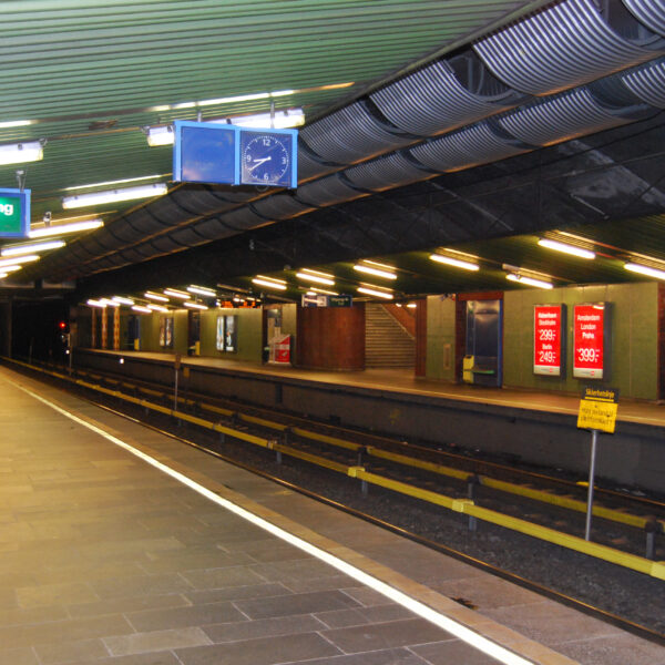 Toyen stasjon 1