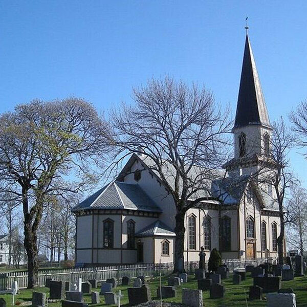 Fet kirke 600x529 1